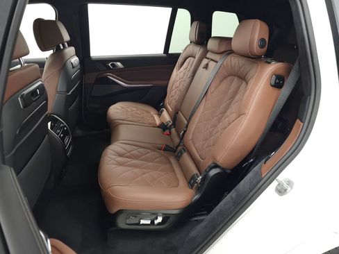 Used 2025 BMW X7 xDrive40i w/ M Sport Package AWD/4WD image 39