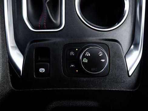 Used 2023 Chevrolet Traverse RS image 23