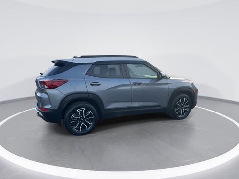 Used 2022 Chevrolet TrailBlazer ACTIV w/ Sun and Liftgate Package image 9