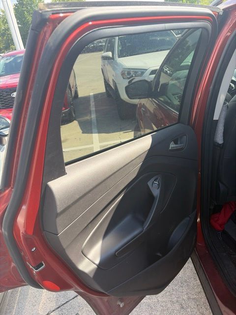 Used 2019 Ford Escape SEL AWD/4WD image 30