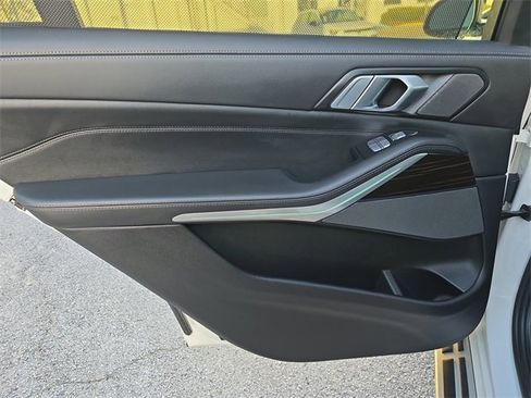 Used 2025 BMW X7 xDrive40i image 12