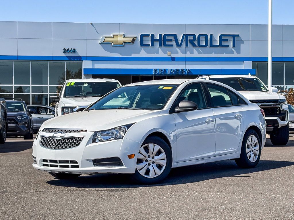 Used 2014 Chevrolet Cruze LS FWD image 1