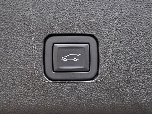 Used 2023 Chevrolet Traverse LT w/ Midnight/Sport Edition AWD/4WD image 35
