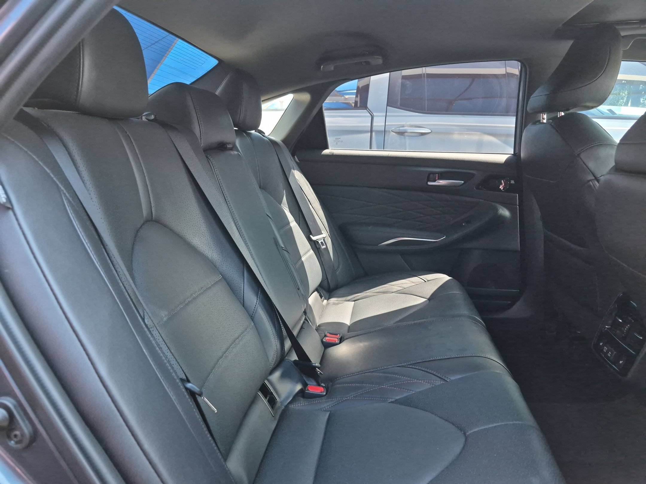 Used 2021 Toyota Avalon Limited FWD image 25