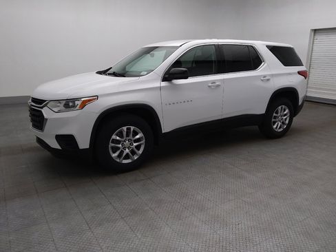 Used 2021 Chevrolet Traverse LS image 2