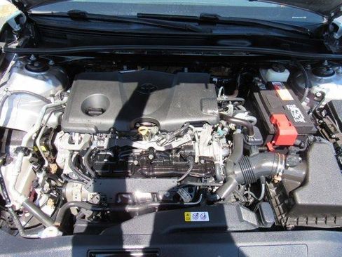Used 2018 Toyota Camry LE FWD image 39