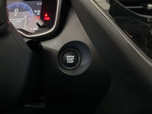 Used 2025 Toyota Corolla Cross XLE image 24