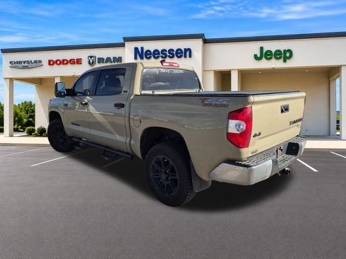 Used 2020 Toyota Tundra SR5 w/ SR5 Upgrade Package AWD/4WD image 6