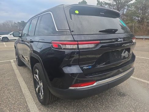 Used 2023 Jeep Grand Cherokee 4WD 4xe w/ Luxury Tech Group II image 3