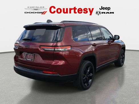 Certified 2023 Jeep Grand Cherokee L Laredo image 5