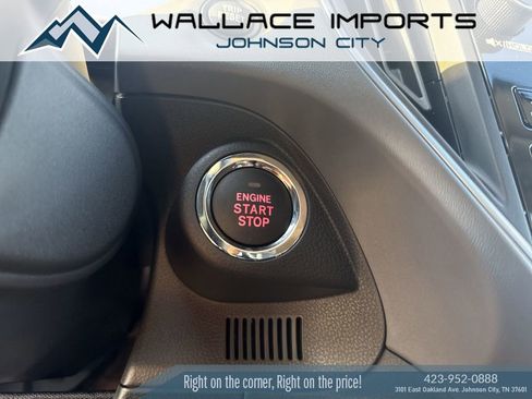 Used 2025 Subaru Crosstrek 2.0i Premium image 31