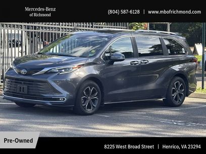 Used 2025 Toyota Sienna Platinum