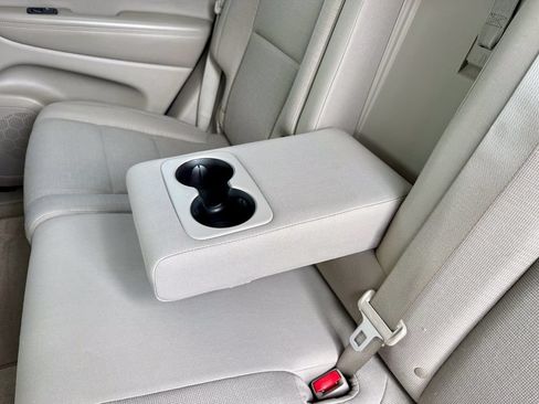 Used 2011 Jeep Grand Cherokee Laredo w/ Security & Convenience Group AWD/4WD image 33