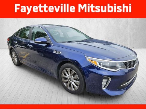 Used 2018 Kia Optima S FWD image 1