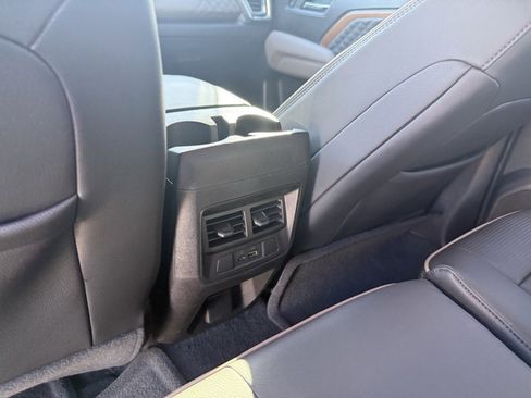 Used 2023 GMC Canyon Denali image 36