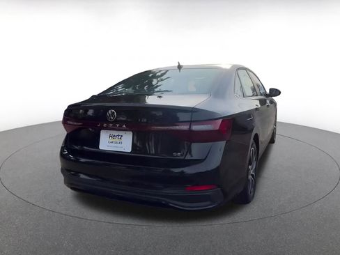 Used 2025 Volkswagen Jetta SE image 15