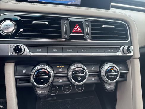 Used 2023 Genesis G70 3.3T w/ Sport Advanced Package image 22