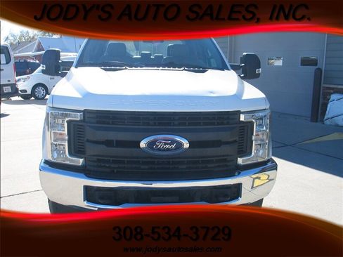 Used 2019 Ford F250 XL w/ Power Equipment Group image 32