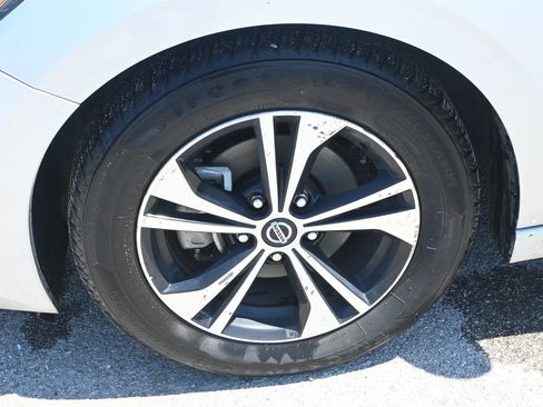 Used 2023 Nissan Sentra SV FWD image 7