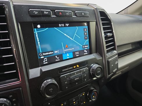 Used 2018 Ford F150 XLT w/ Equipment Group 302A Luxury AWD/4WD image 19
