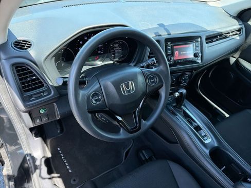 Used 2019 Honda HR-V LX image 10