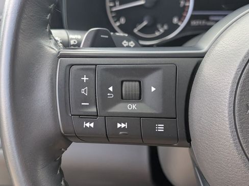 Used 2025 Nissan Pathfinder SV FWD image 23