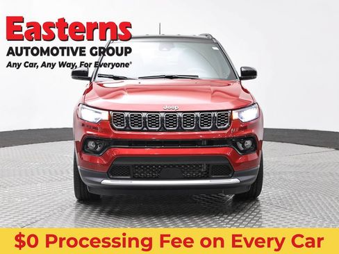 Used 2025 Jeep Compass Limited AWD/4WD image 2
