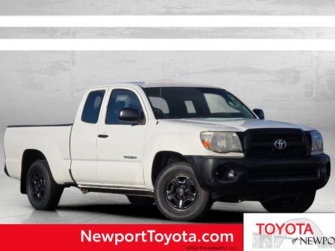 Used 2011 Toyota Tacoma PreRunner image 1