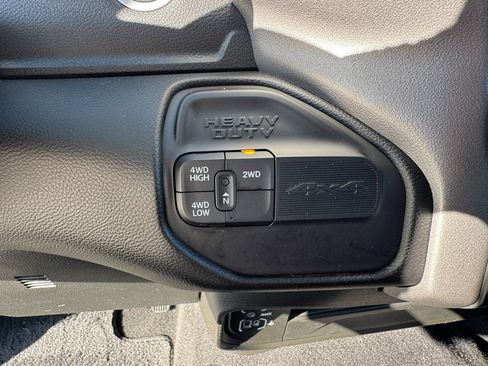 Used 2024 RAM 3500 Big Horn image 27