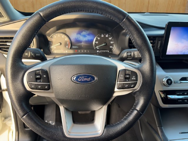 Used 2022 Ford Explorer XLT w/ Class IV Trailer Tow Package AWD/4WD image 10