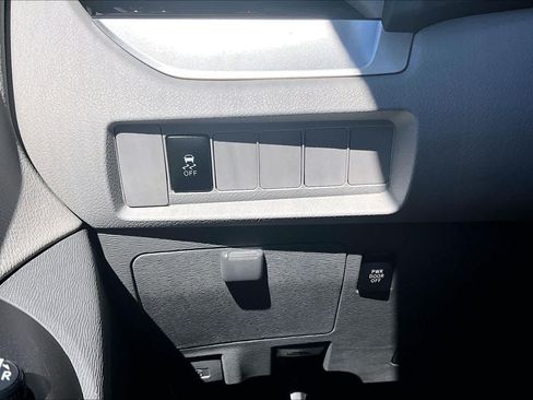 Used 2018 Toyota Sienna LE FWD image 34