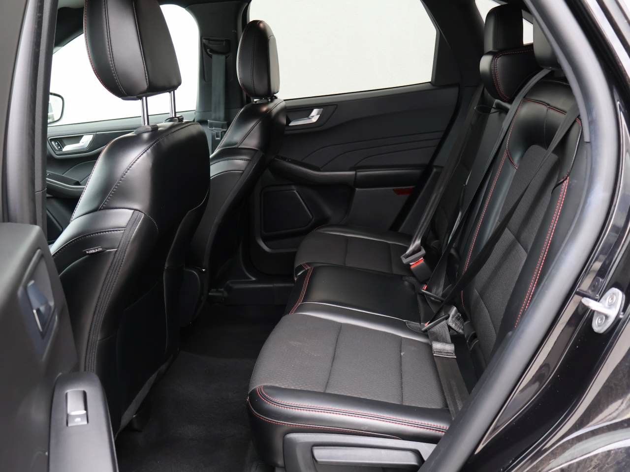 Used 2024 Ford Escape ST-Line FWD image 11