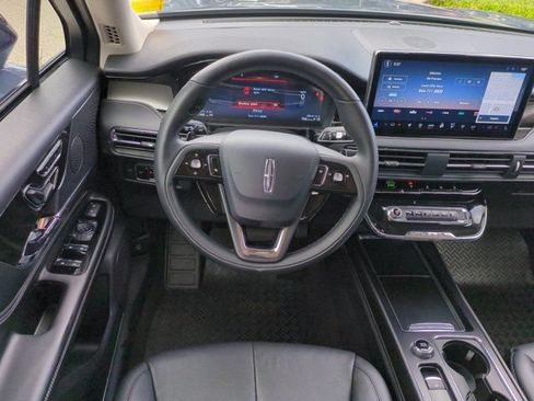 Used 2023 Lincoln Corsair Reserve w/ Equipment Group 201A FWD image 14