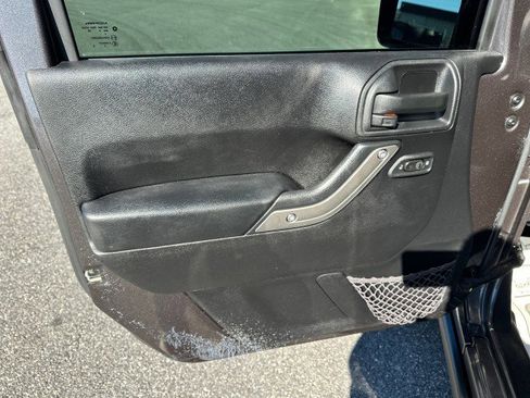 Used 2016 Jeep Wrangler Unlimited Sport image 11