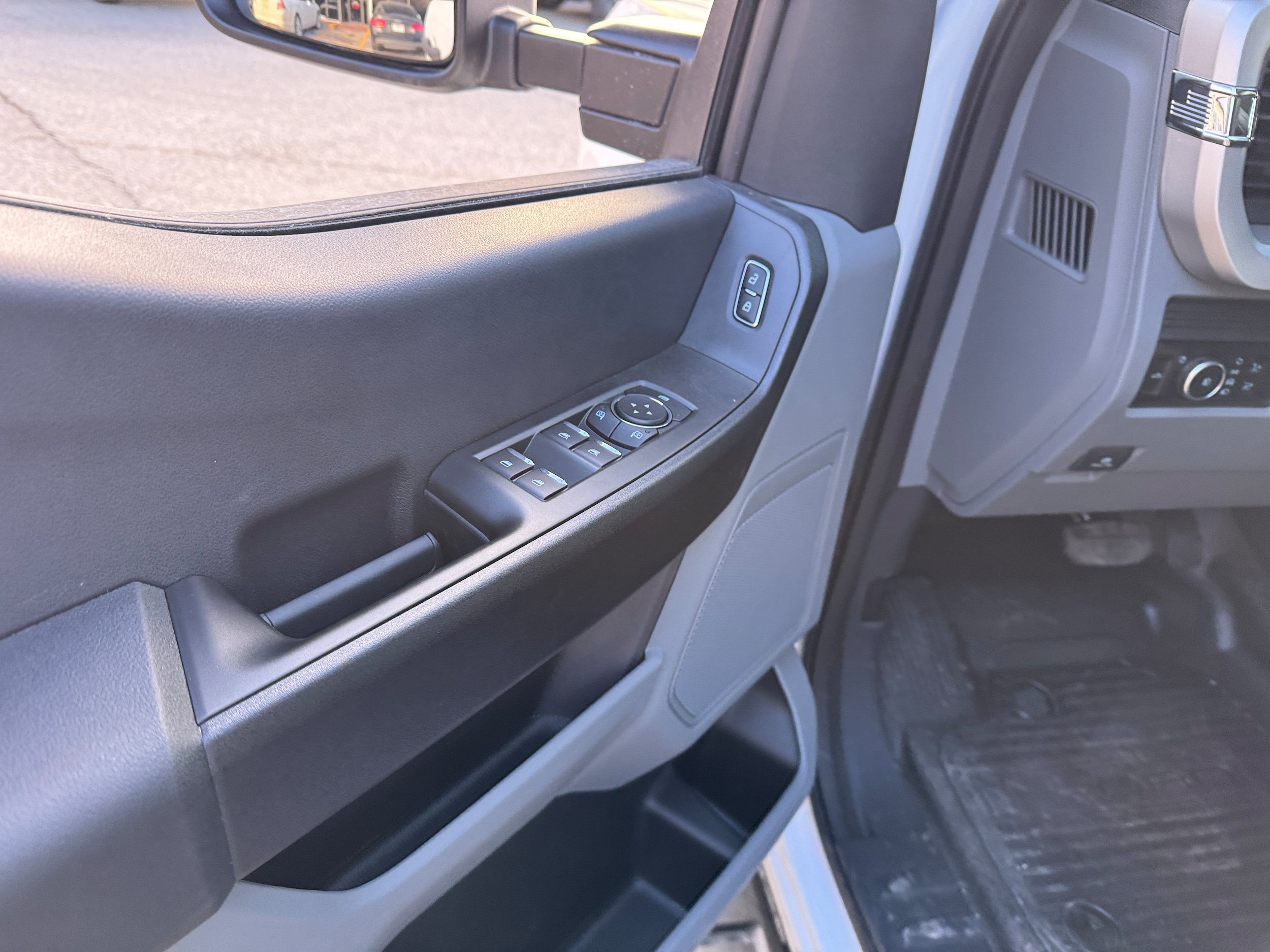 New 2025 Ford F350 XL w/ XL Chrome Package AWD/4WD image 13