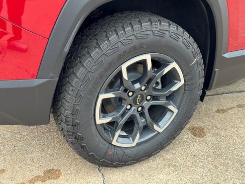 New 2026 Chevrolet Equinox ACTIV w/ Convenience Package III image 4