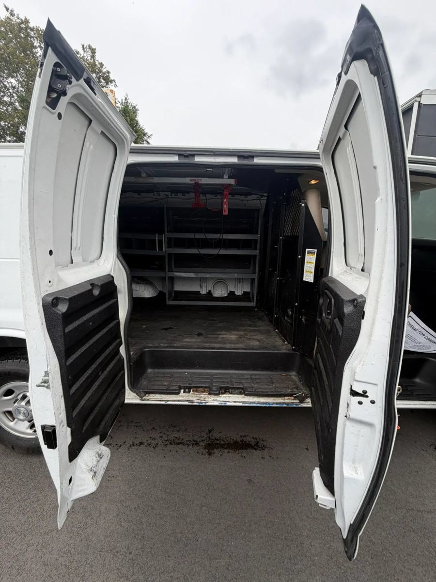 Used 2014 Chevrolet Express 2500 RWD image 8