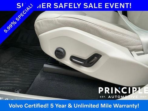 Certified 2023 Volvo XC90 B5 Plus AWD/4WD image 32