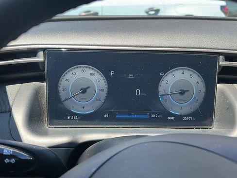 Used 2024 Hyundai Tucson SEL w/ Convenience Package AWD/4WD image 3