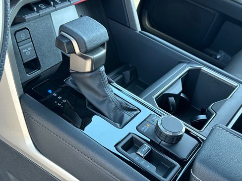 New 2026 Toyota Tundra Limited AWD/4WD image 28