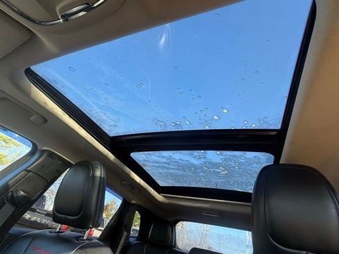 Used 2016 Jeep Cherokee Trailhawk w/ Comfort/Convenience Group image 31