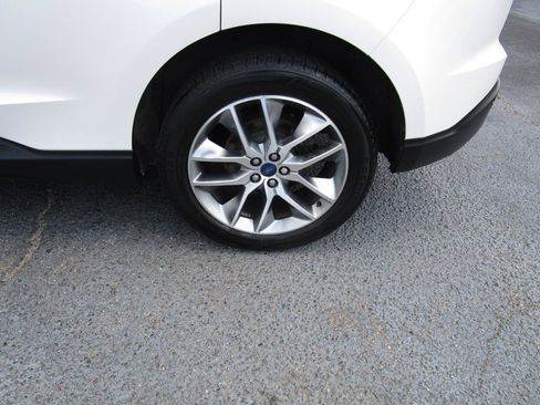 Used 2017 Ford Edge Titanium w/ Equipment Group 301A FWD image 22
