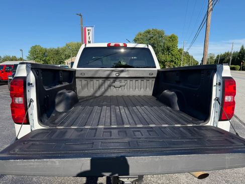 Used 2019 Chevrolet Silverado 2500 W/T AWD/4WD image 30