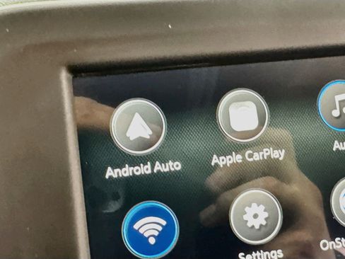 Used 2019 Chevrolet Equinox LT AWD/4WD image 2