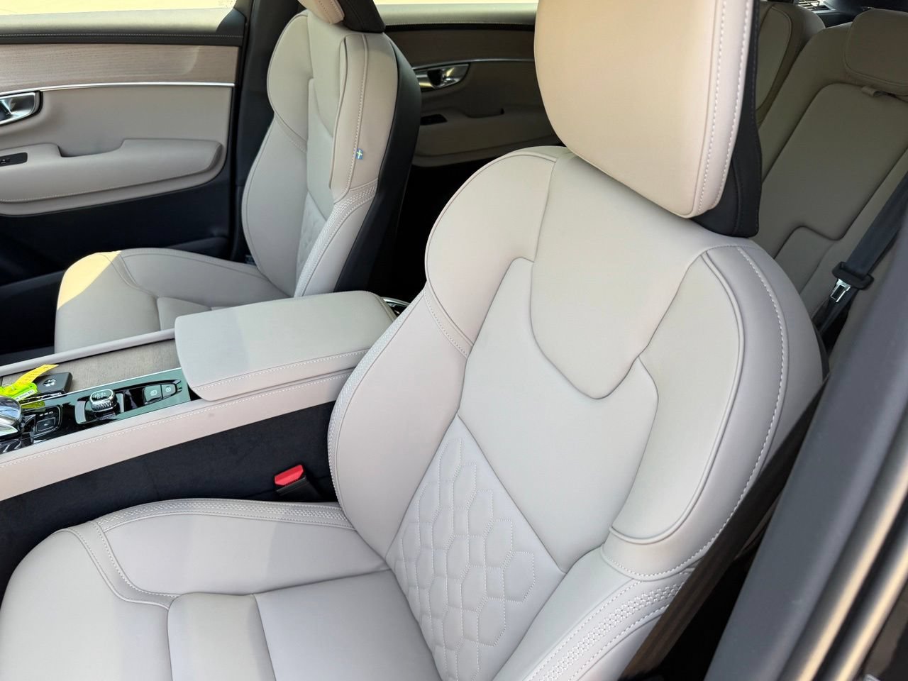 New 2026 Volvo XC90 T8 Plus w/ Protection Package AWD/4WD image 19