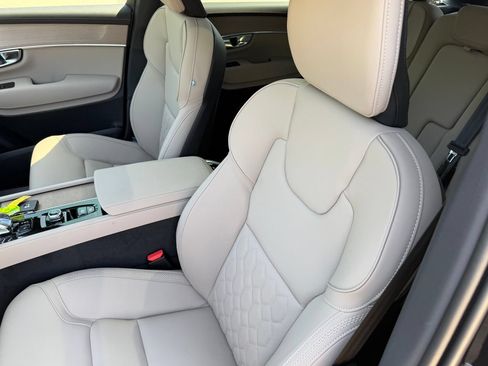 New 2026 Volvo XC90 T8 Plus w/ Protection Package AWD/4WD image 19