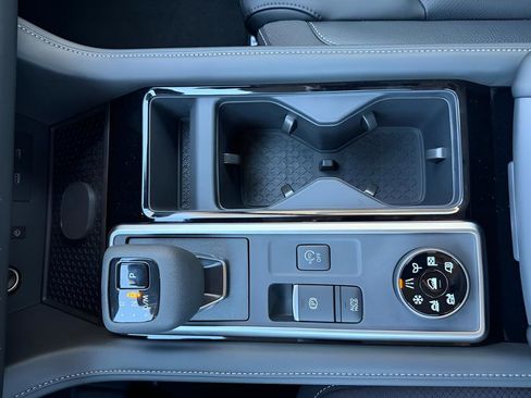 New 2026 Nissan Pathfinder Platinum image 25