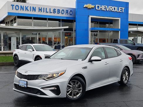 Used 2019 Kia Optima LX image 2