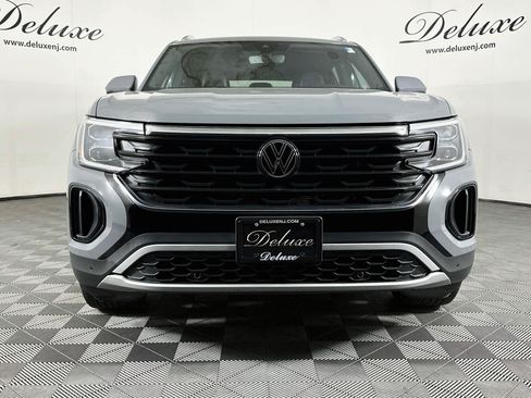 Used 2025 Volkswagen Atlas Cross Sport SE w/ Panoramic Sunroof Package AWD/4WD image 2