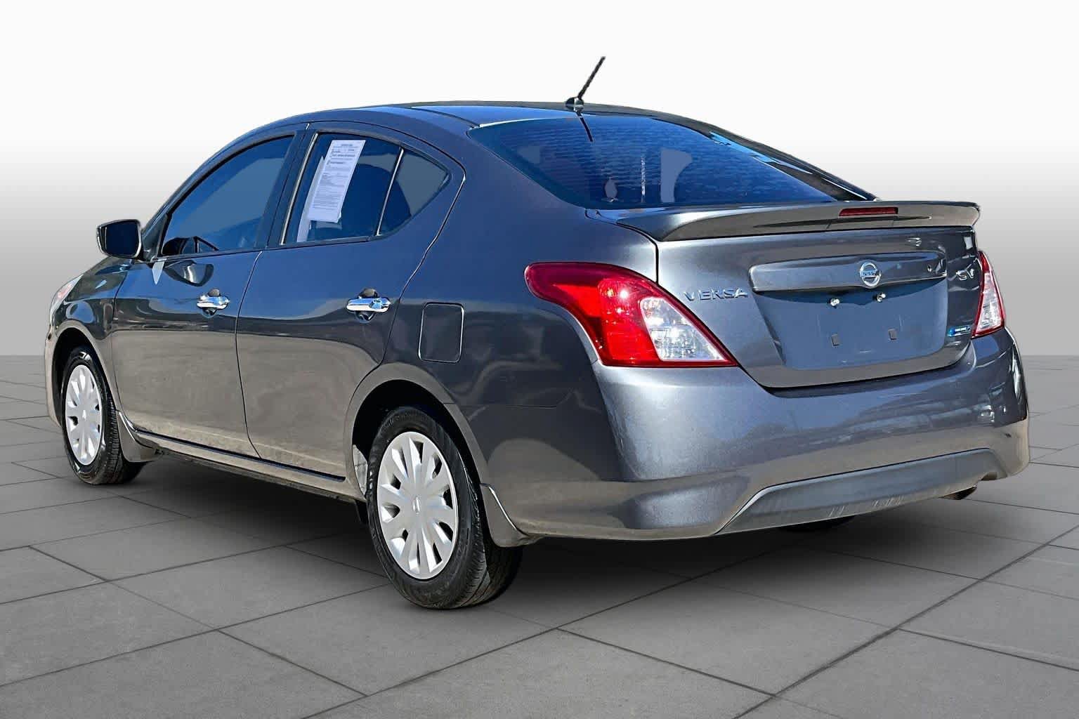 Used 2016 Nissan Versa SV FWD image 12